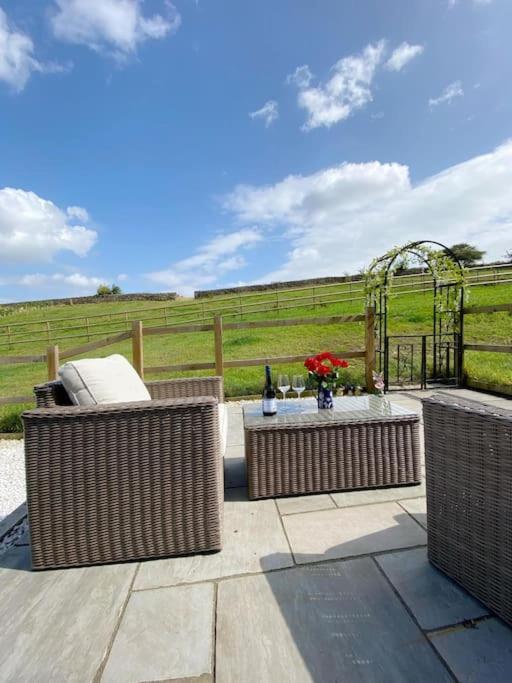 Luxury Detached Peak District Stone Barn - Dog Friendly Villa Hazelwood Ngoại thất bức ảnh