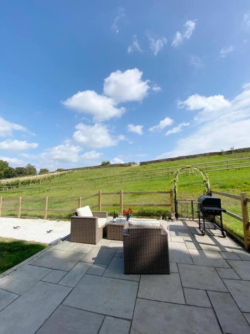 Luxury Detached Peak District Stone Barn - Dog Friendly Villa Hazelwood Ngoại thất bức ảnh